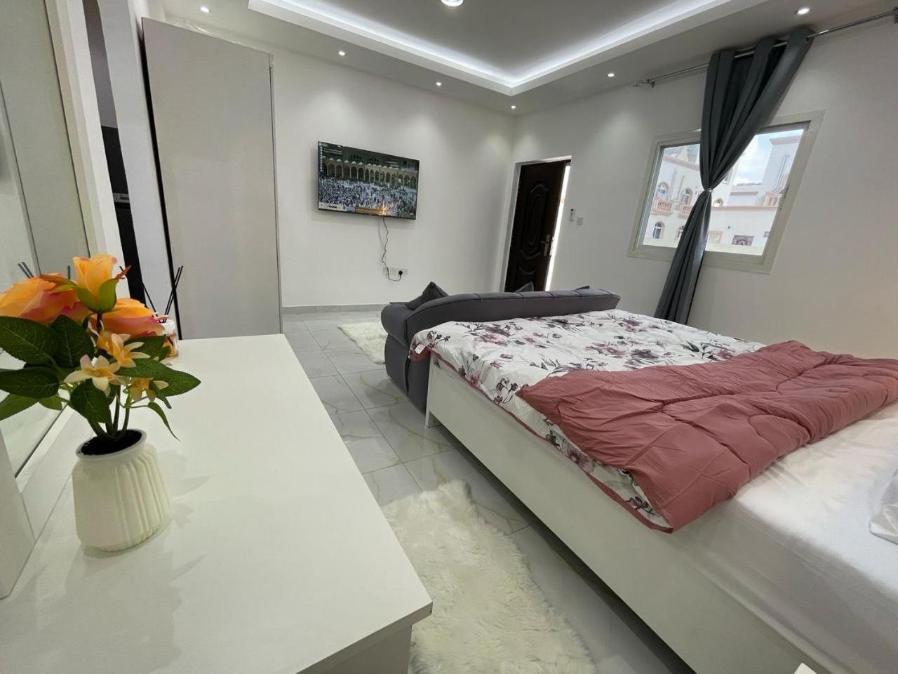 Appartement 5bedrom Hall Fully Furnished *