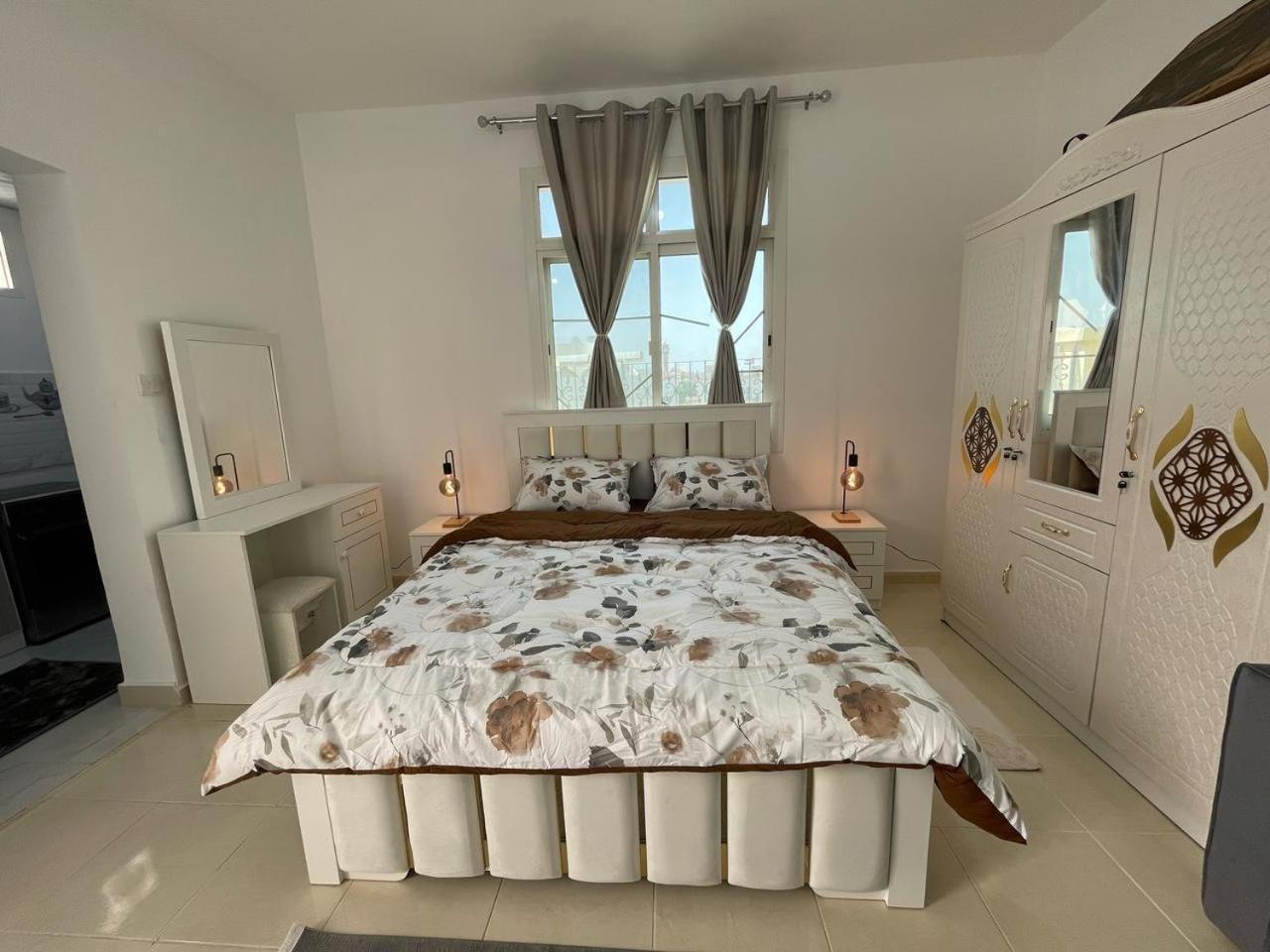 5bedrom Hall Fully Furnished *